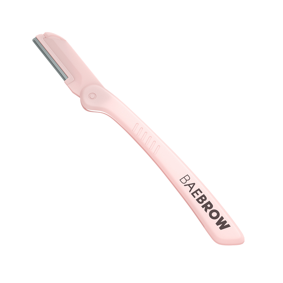 BAEBROW's Eyebrow Razor is a perfect tool for on the go eyebrow shaping and sculpting.