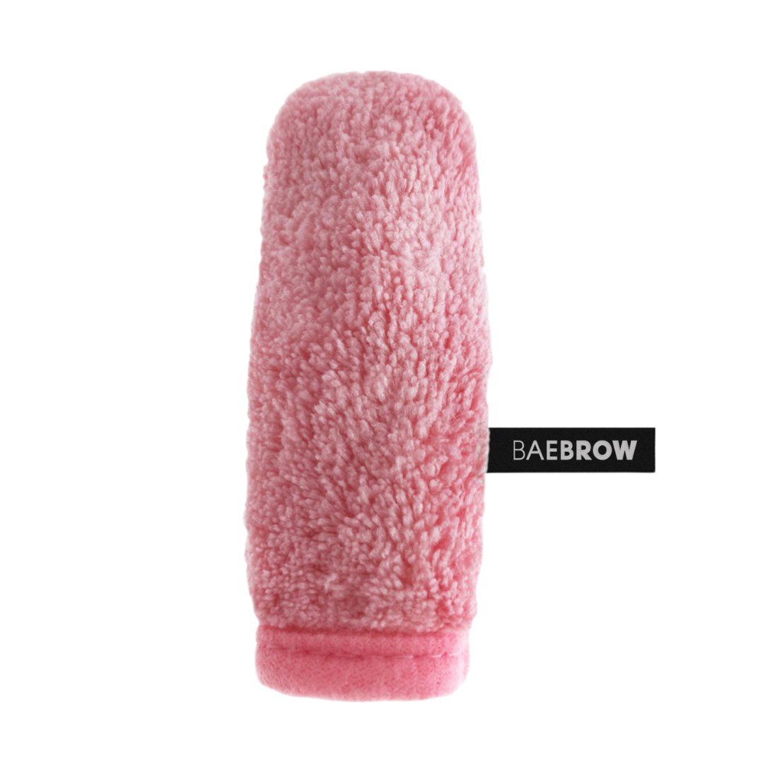 The perfect makeup removal precision tool that serves the utility of and a cotton pad, q-tip and face wipe in one. It's slim design is great for reaching sensitive areas without messing up the rest of the makeup. Ideal solution for prepping and cleaning eyebrows when tinting with INSTANT TINT!