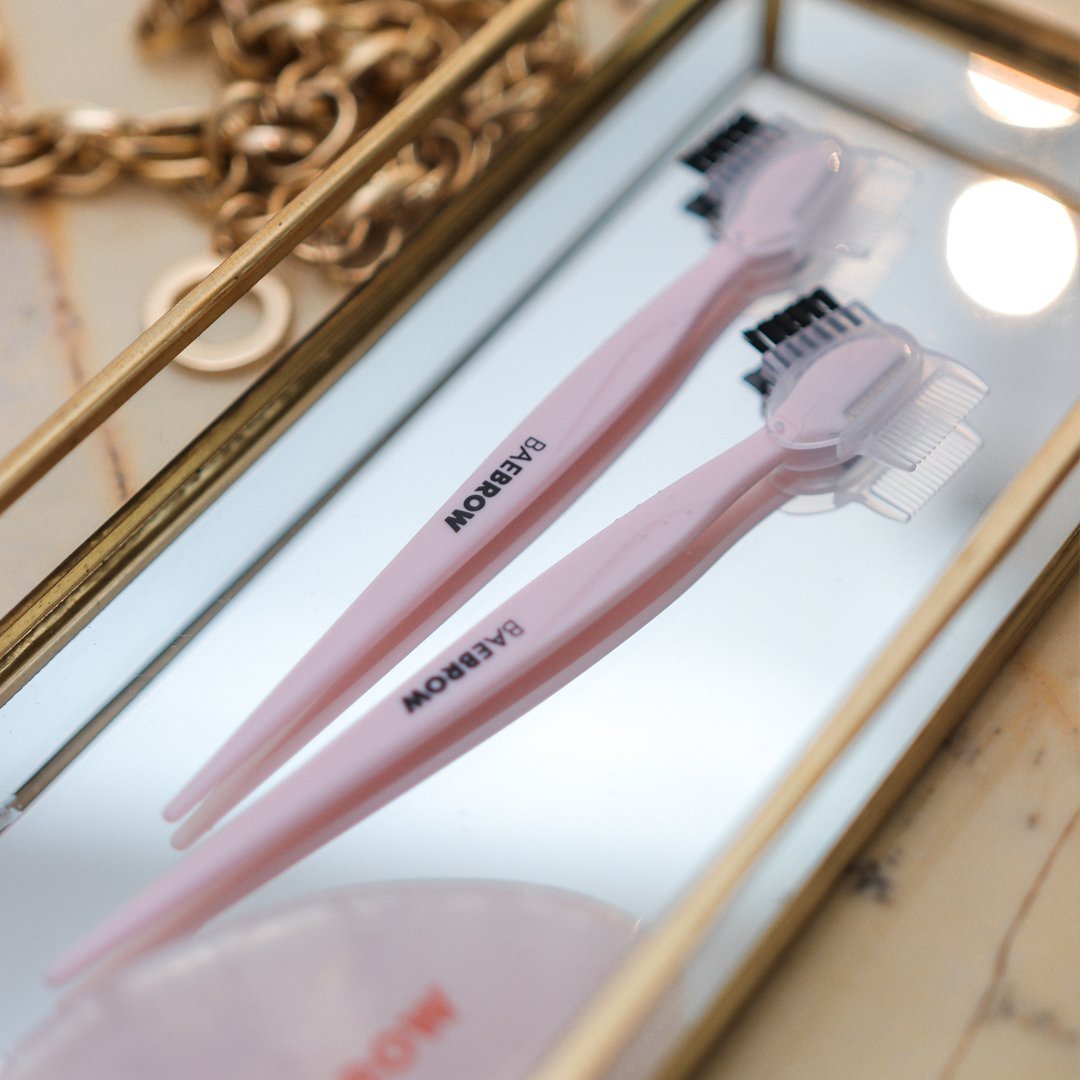 Eyebrow Mini Razor with Groomer - 2 pack - mini-razor blade for cleaning up the brows and achieving high arches groomer for combing eyebrows into place easy application safe in light pink color