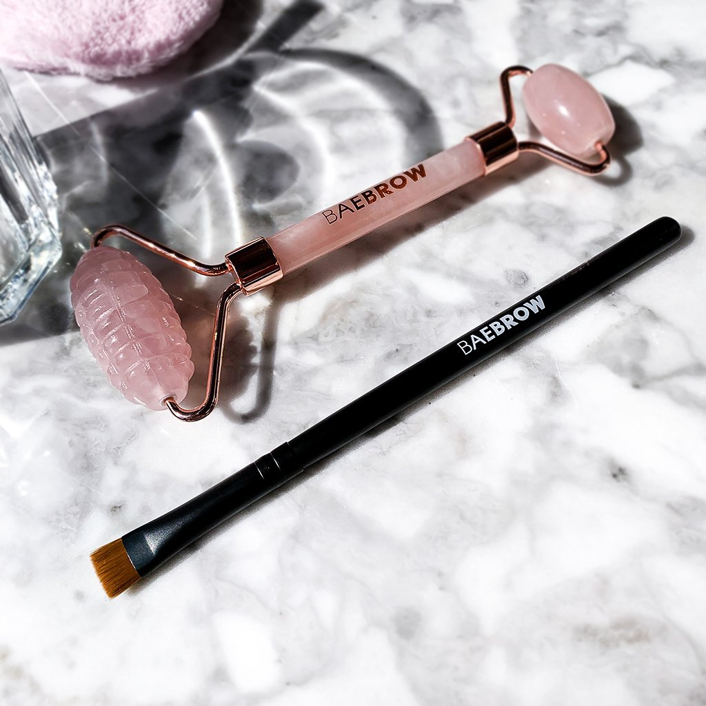 Straight Edge Flat Brush - Super versatile and high quality styling brush, suitable for makeup and tinting, with firm bristles for precise application