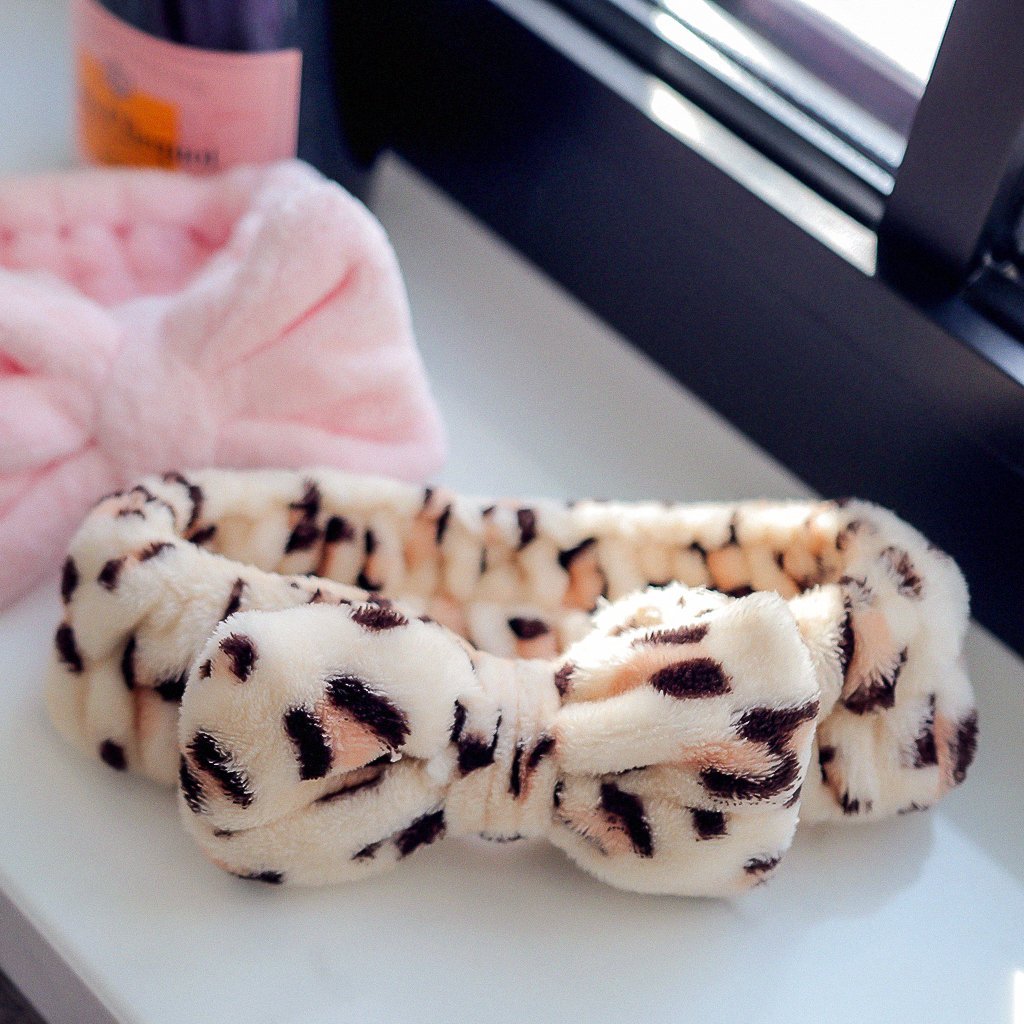 BAEBAND for keeping hair back during beauty routine, super soft and snuggly, in leopard pastel pink colors