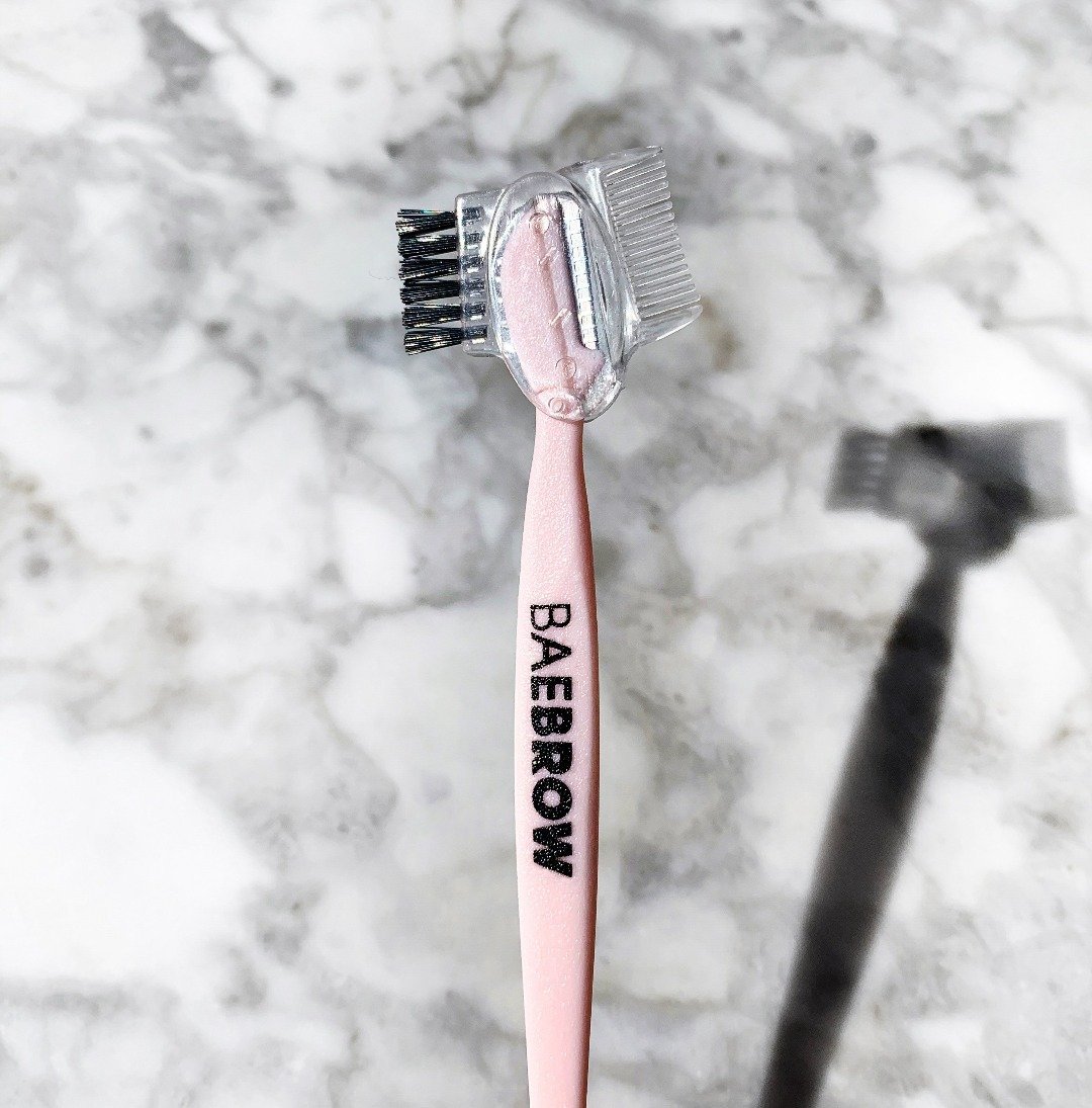 Eyebrow Mini Razor with Groomer - 2 pack for grooming eyebrows at home mini-razor blade for cleaning up your brows and achieving high arches groomer for brushing hair in the direction of growth in pastel pink color 
